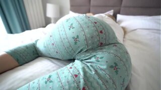 Horny beneth came inside step sisters dream and cum in her pussy